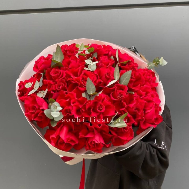 23 Красных французских роз в Прокопьевске