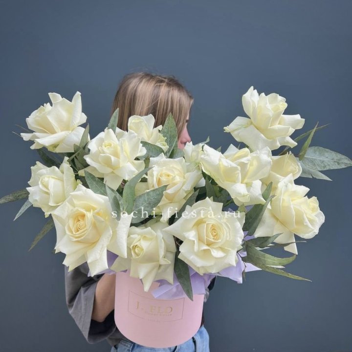 15 Французских роз в боксе в Прокопьевске