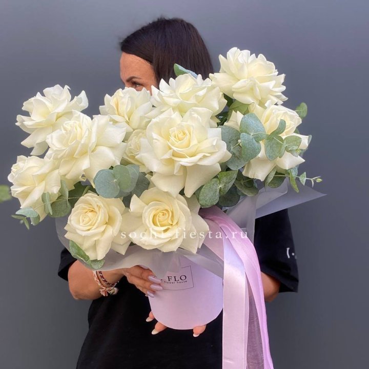 11 Французских белых роз в боксе в Прокопьевске