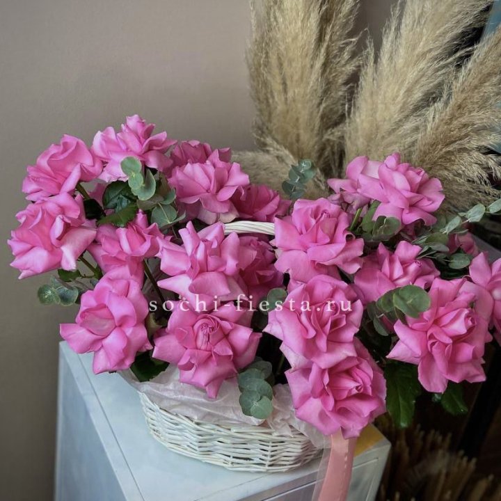 25 роз в цветочной корзине Пинк в Прокопьевске