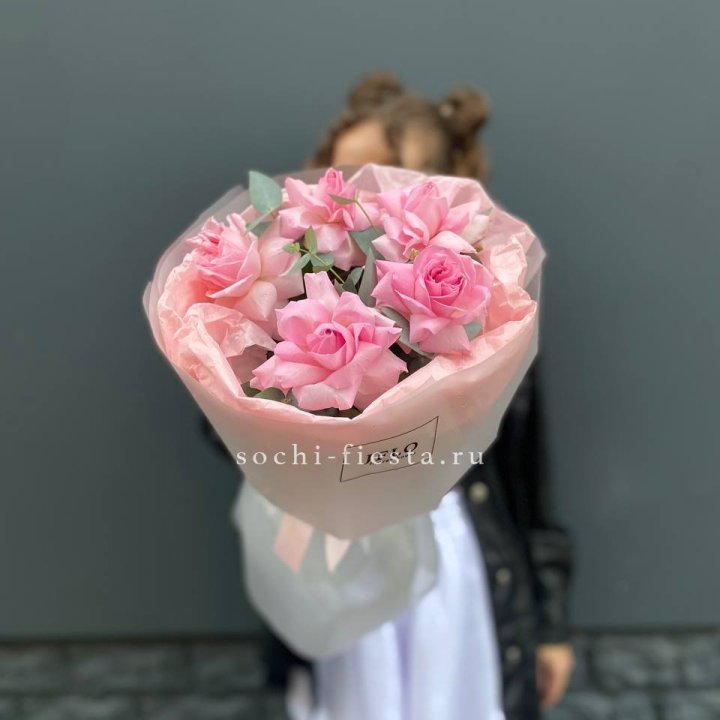 5 французских розовых роз  в Прокопьевске