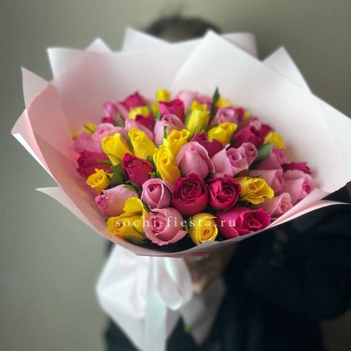 Букет из 51 розы Микс (Кения) в Прокопьевске