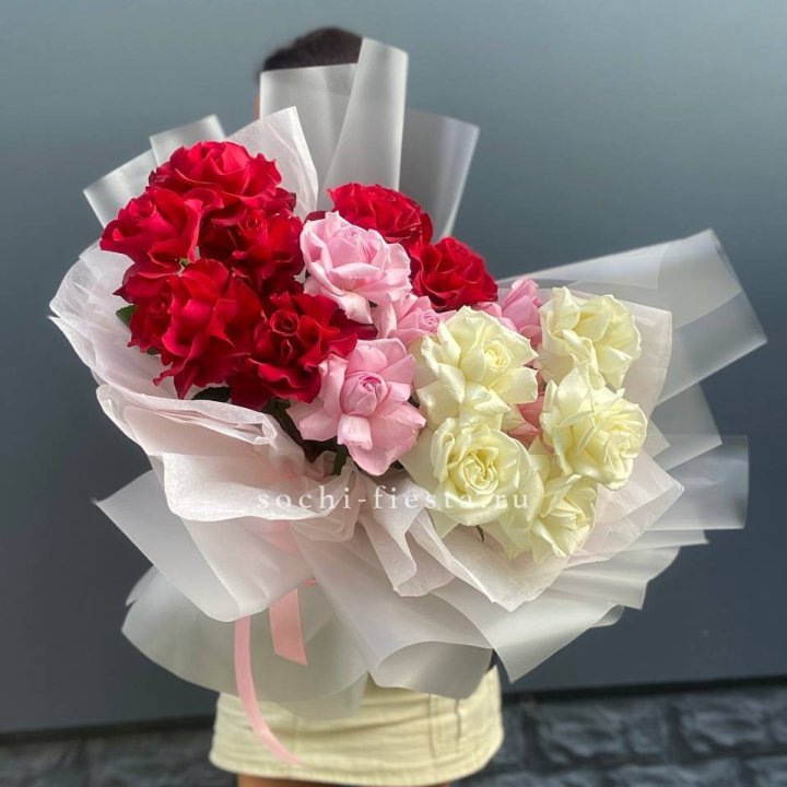Микс из 17 роз в Прокопьевске