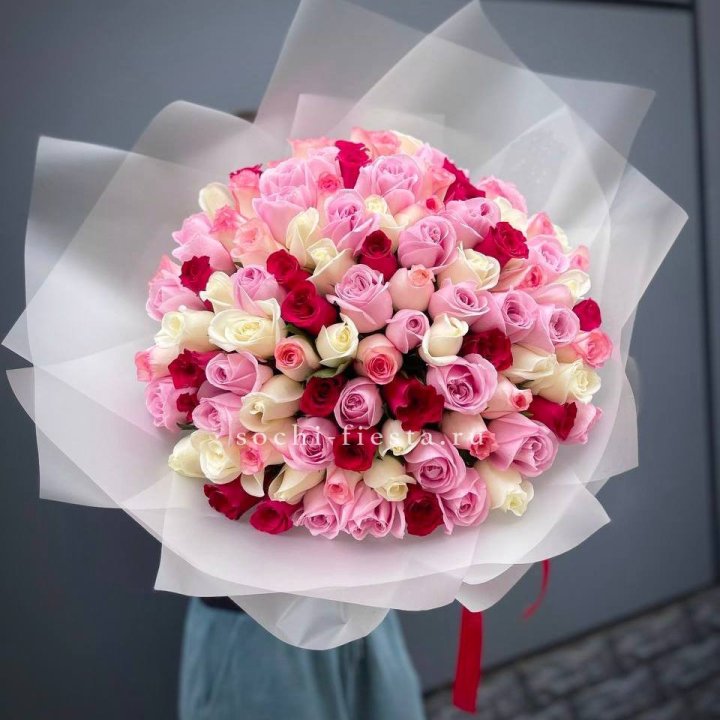 101 разноцветная роза "Карусель" в Прокопьевске