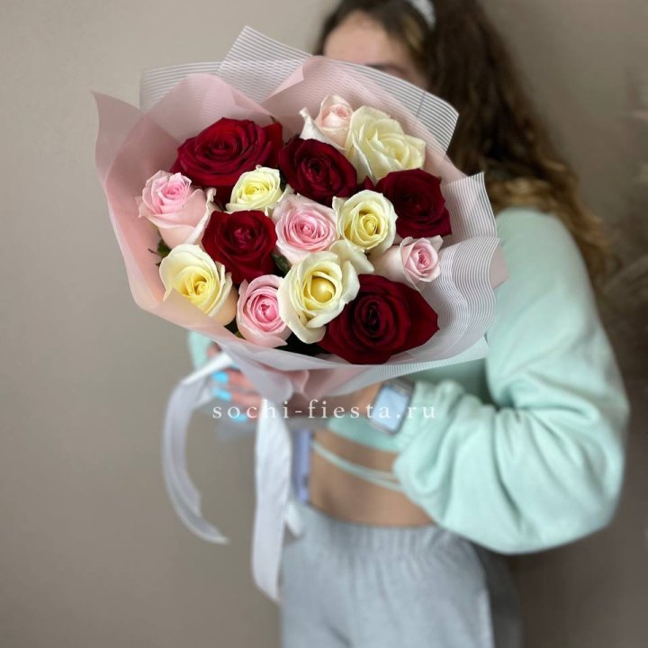 15 роз "Карусель" в Прокопьевске