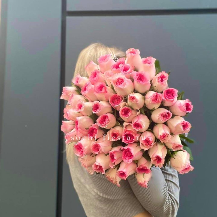 51 розовая роза в Прокопьевске