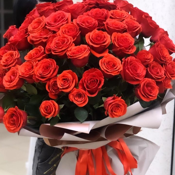 Букет высоких эквадорских роз  в Прокопьевске