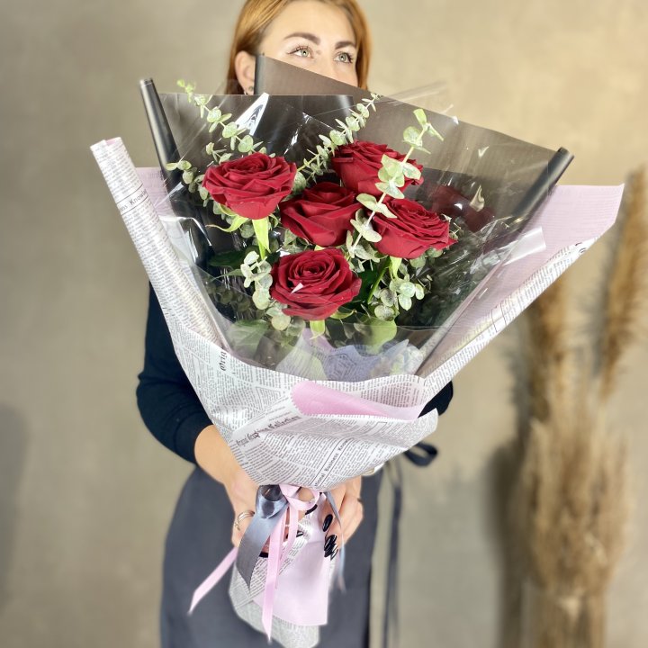 5 красных роз в Прокопьевске