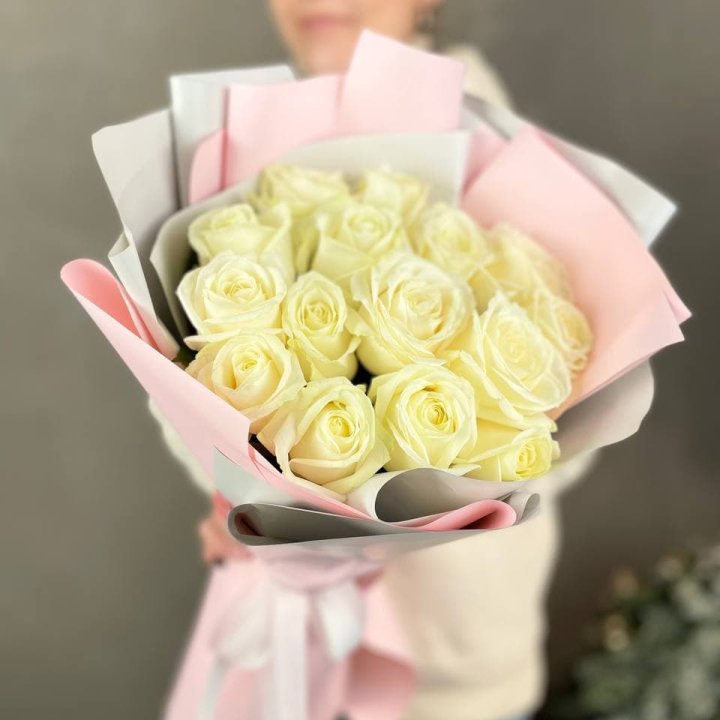 15 белых роз пудра в Прокопьевске