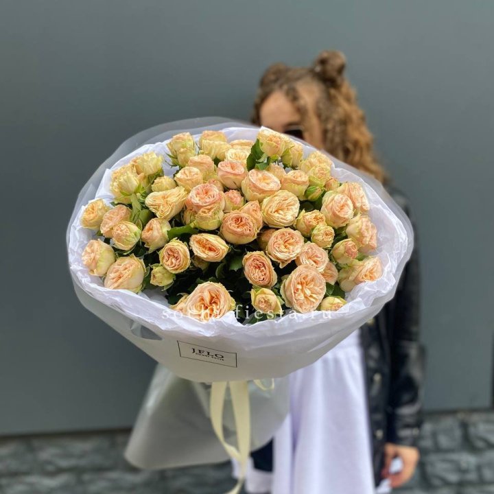 15 пионовидных роз в Прокопьевске