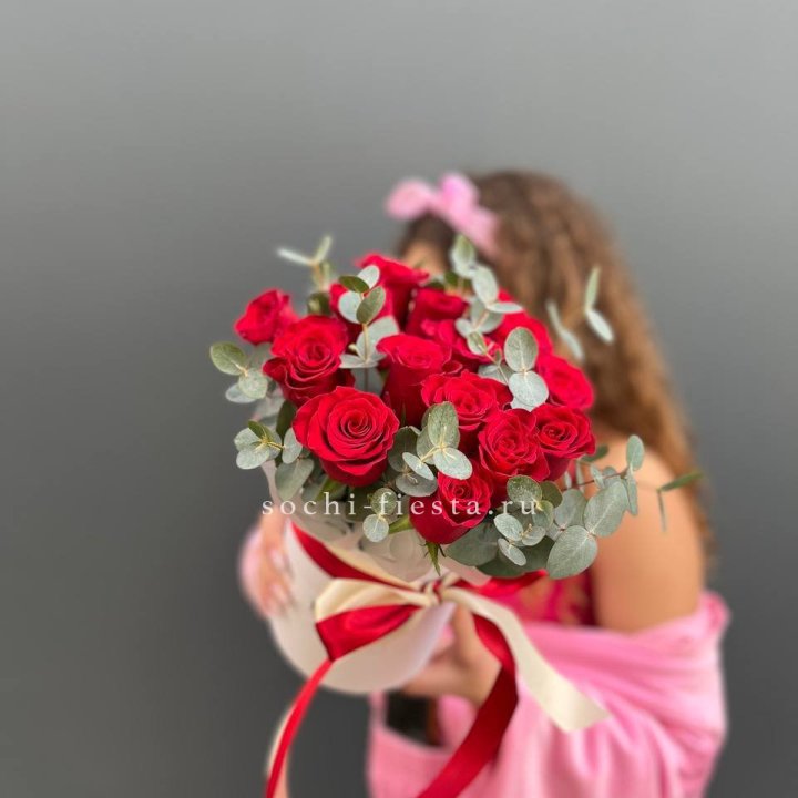 15 Красных роз в боксе №2 в Прокопьевске