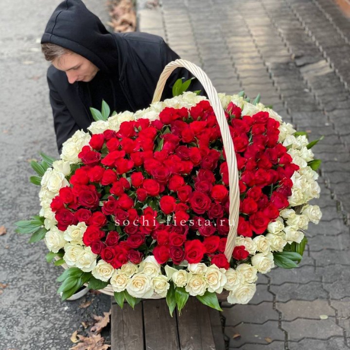 201  роза в корзине   в Прокопьевске