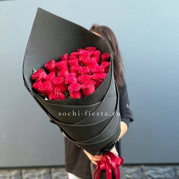 25 высоких красных роз в Прокопьевске