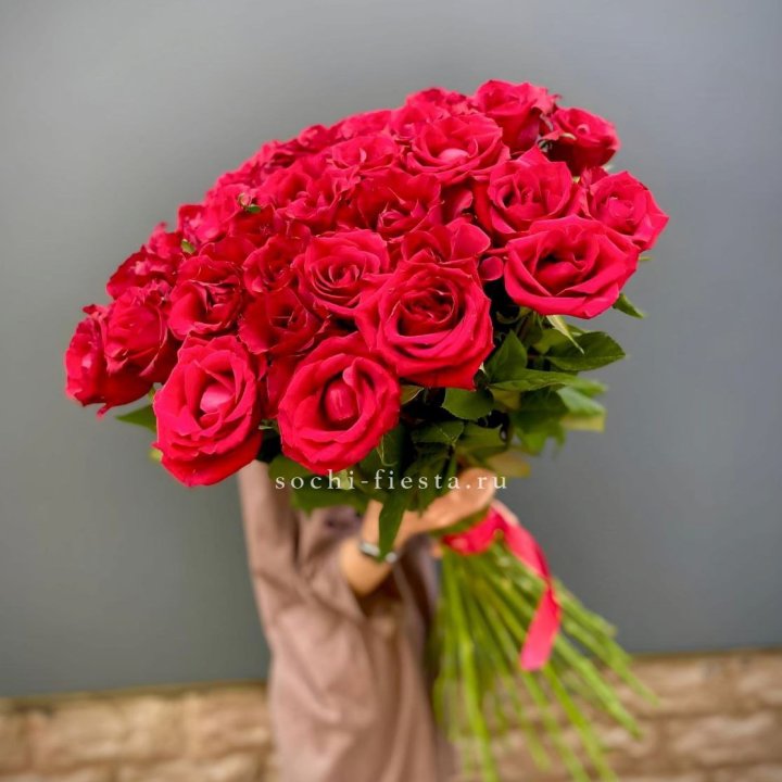 51 высокая красная роза в Прокопьевске