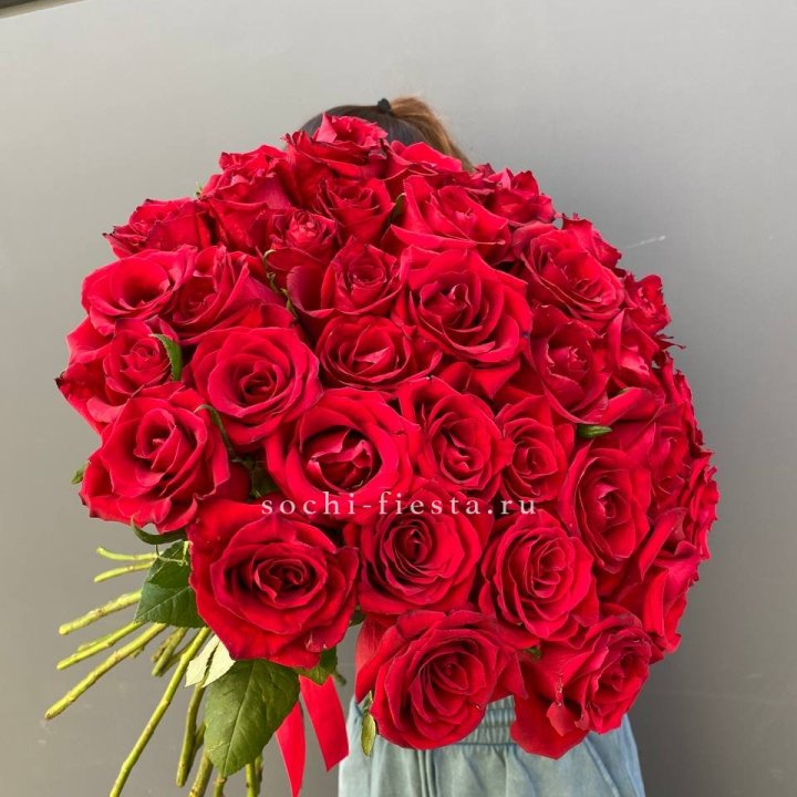 35 красных роз под ленту в Прокопьевске
