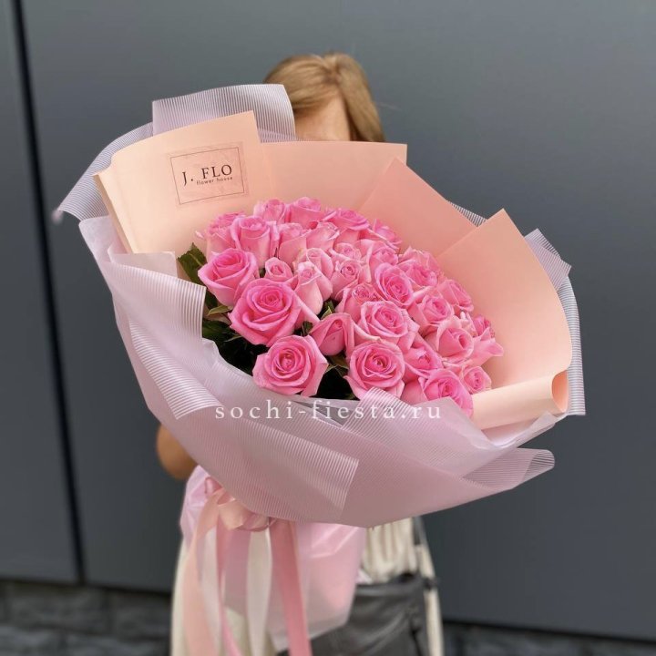 33 Розовые розы в Прокопьевске