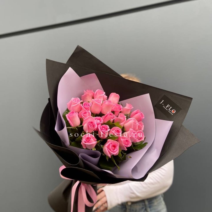 19 розовых роз  в Прокопьевске