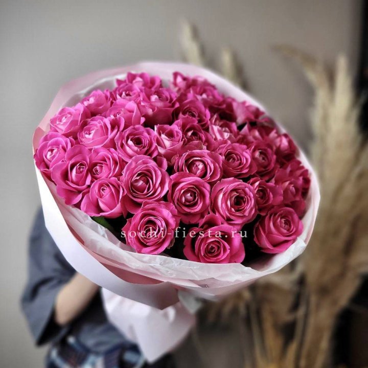 35 розовых роз  в Прокопьевске