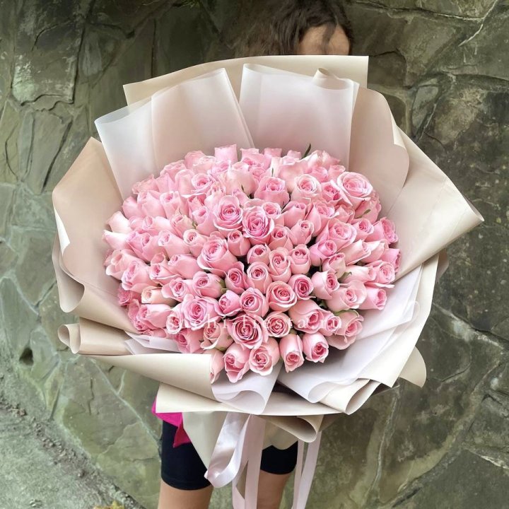 101 нежно-розовая роза Каролина  в Прокопьевске