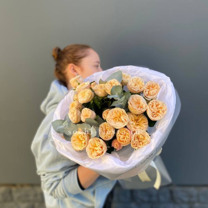 7 пионовидных роз в Прокопьевске