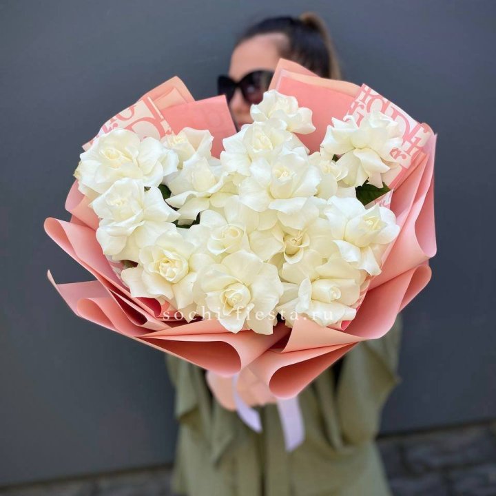 Белые розы "Аморе" в Прокопьевске