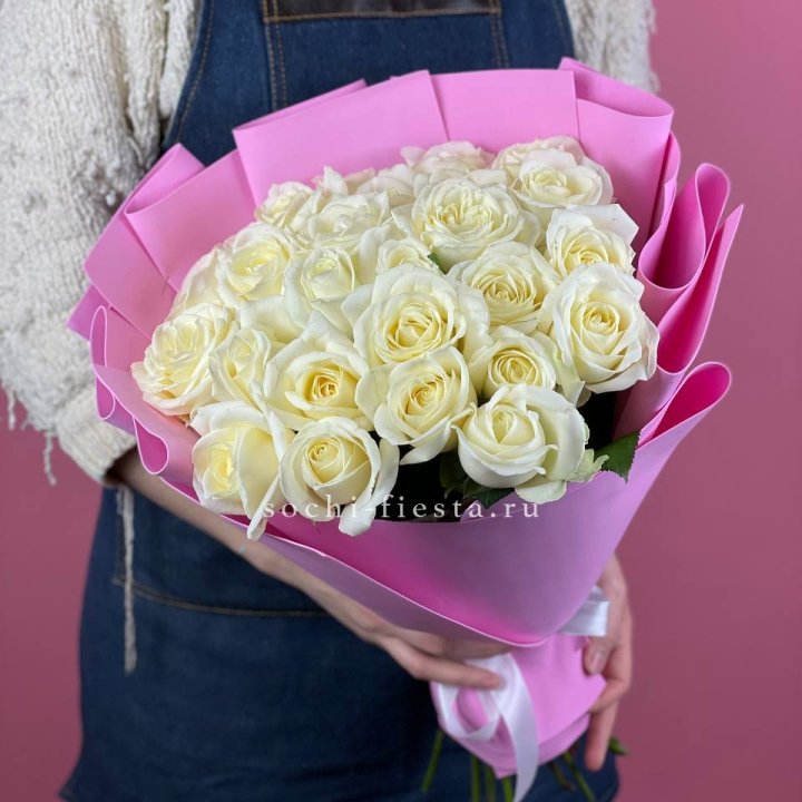 25 белых роз в Прокопьевске