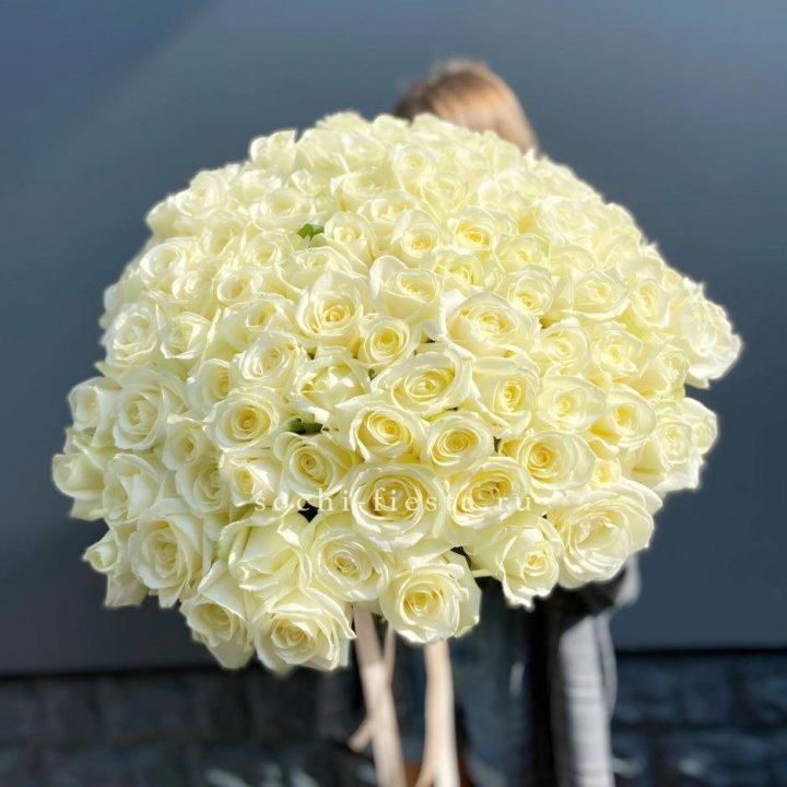 Букет  из 101 белой розы  в Прокопьевске