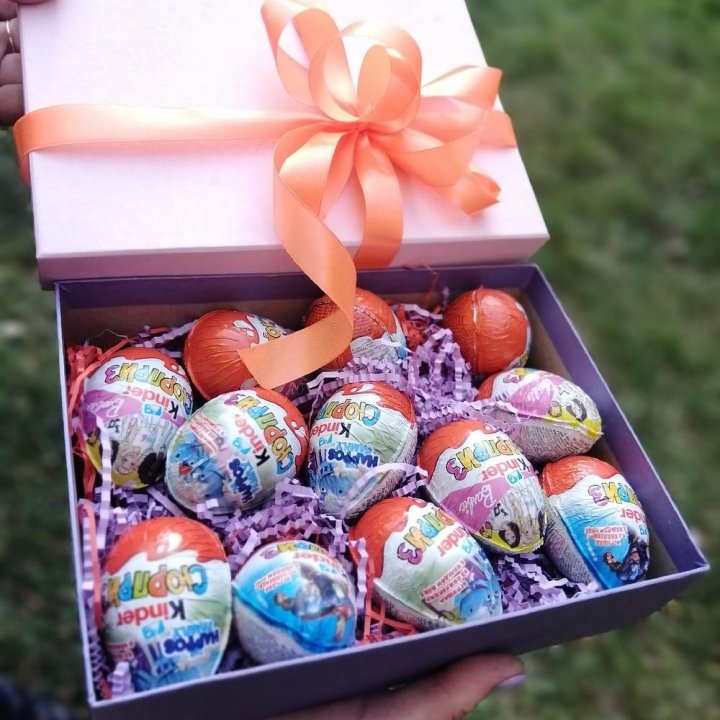 Коробка с киндерами в Прокопьевске