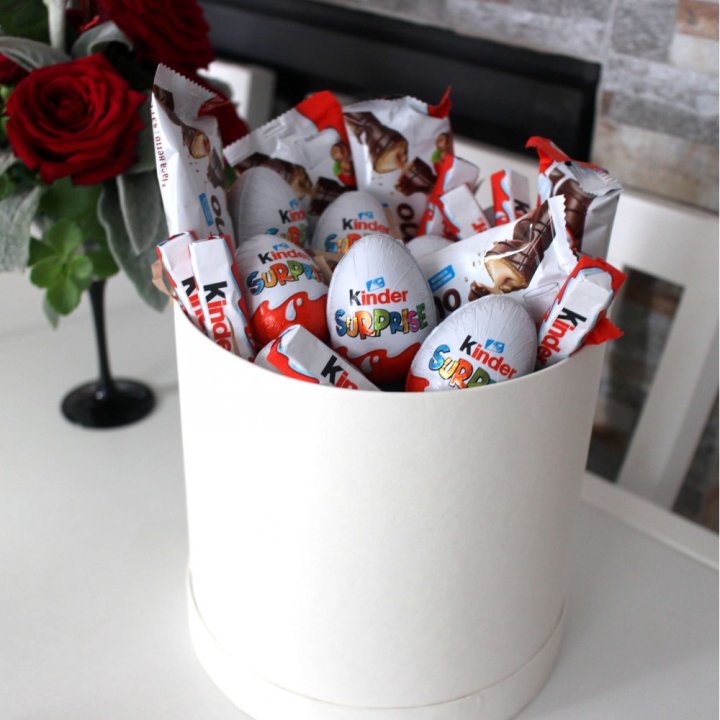 Коробка с киндерами  в Прокопьевске