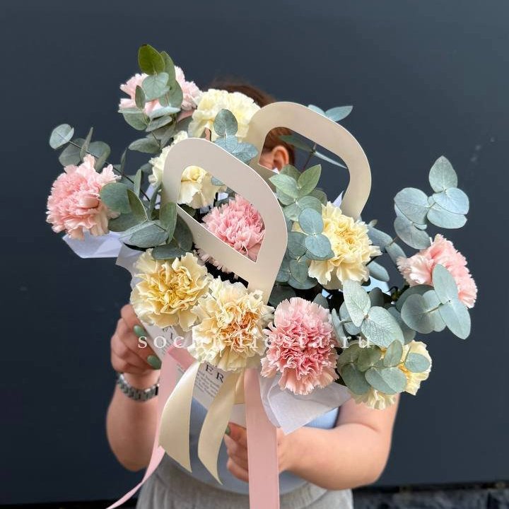 Сумочка из диантусов в Прокопьевске