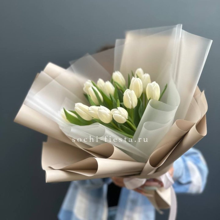 Букет из 15 белых тюльпанов в Прокопьевске