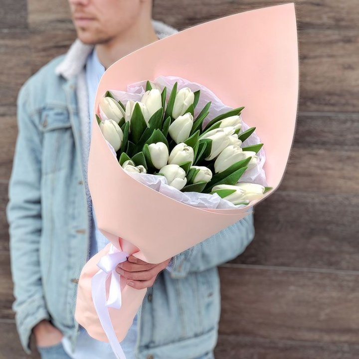 19 белых тюльпанов в Прокопьевске