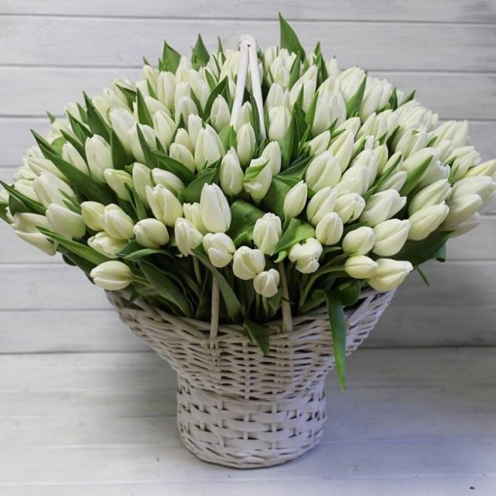 Корзина из 151 тюльпана в Прокопьевске